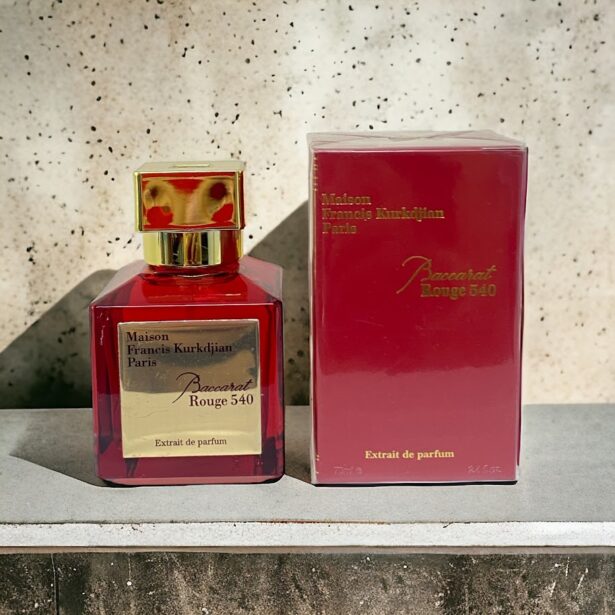 Perfume frances Baccarat Maisson Rouge Caja unisex en ecuador